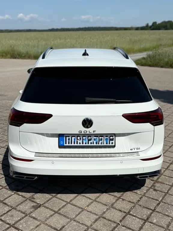 Volkswagen Golf 1.5 eTSI OPF 110kW DSG R-Line Variant R... 06/2021-photo-3