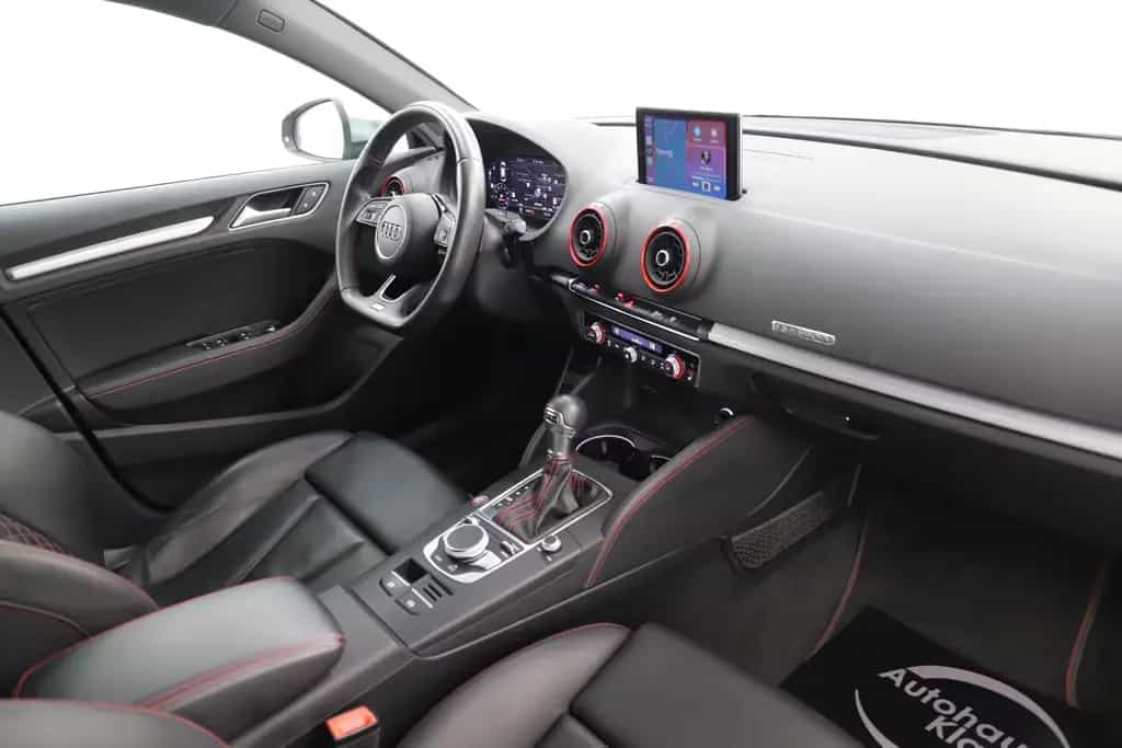 Audi S3 2.0 TFSI 310PS quattro Pano RS Sitze 1.Hand 03/2017-photo-14