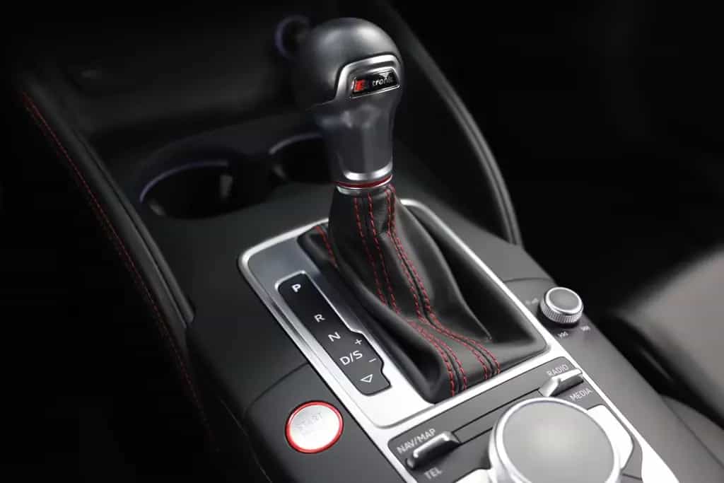 Audi S3 2.0 TFSI 310PS quattro Pano RS Sitze 1.Hand 03/2017-photo-18