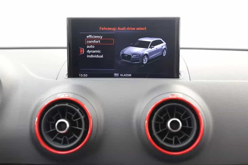 Audi S3 2.0 TFSI 310PS quattro Pano RS Sitze 1.Hand 03/2017-photo-32