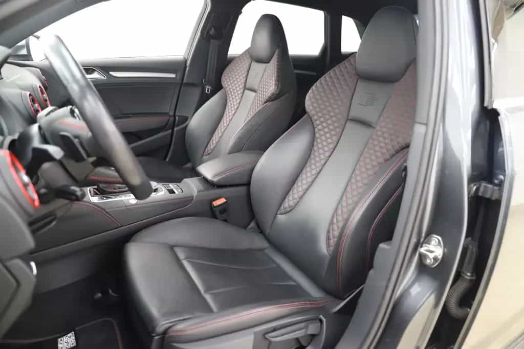 Audi S3 2.0 TFSI 310PS quattro Pano RS Sitze 1.Hand 03/2017-photo-8