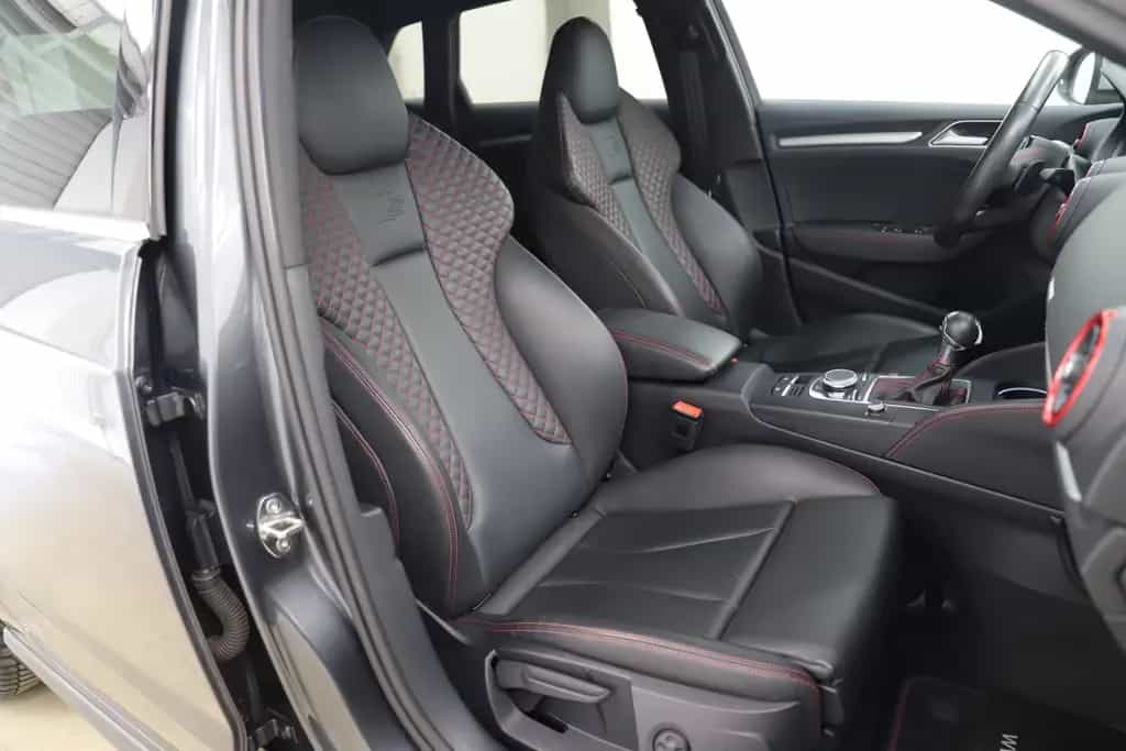 Audi S3 2.0 TFSI 310PS quattro Pano RS Sitze 1.Hand 03/2017-photo-9