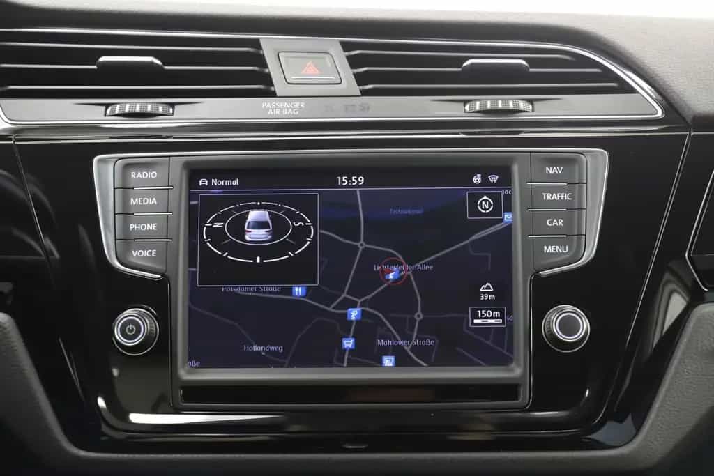 Volkswagen Touran 1.4TSI 150PS DSG Highline AHK ACC Navi 05/2016-photo-17