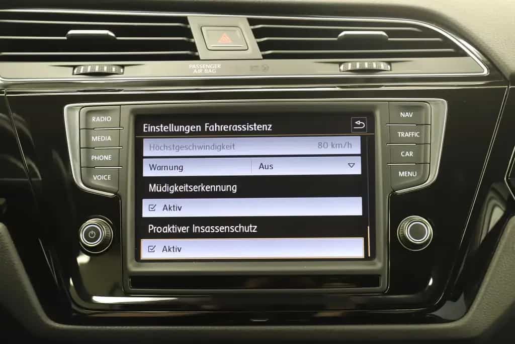 Volkswagen Touran 1.4TSI 150PS DSG Highline AHK ACC Navi 05/2016-photo-35