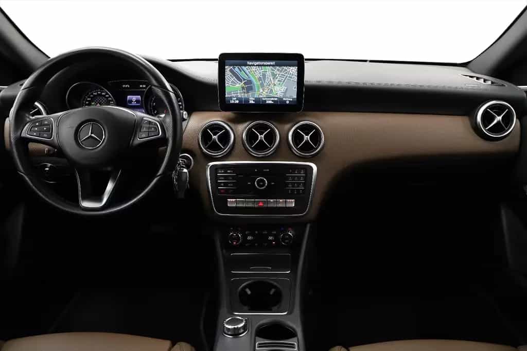 Mercedes-Benz A 200 156PS 7G Standheizung Memory H&K 1. Hand 09/2016-photo-12
