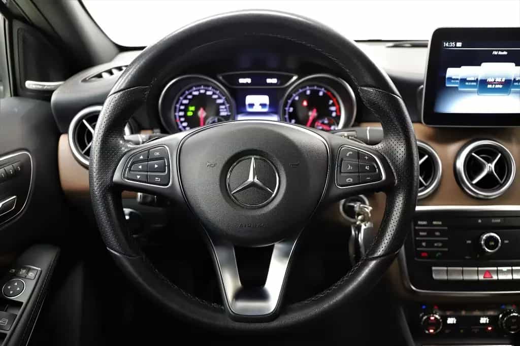 Mercedes-Benz A 200 156PS 7G Standheizung Memory H&K 1. Hand 09/2016-photo-14