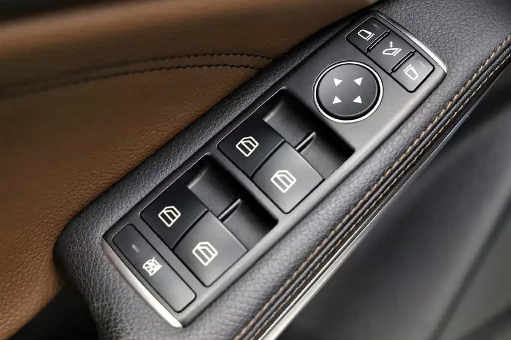 Mercedes-Benz A 200 156PS 7G Standheizung Memory H&K 1. Hand 09/2016-photo-27