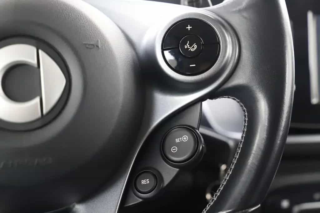 Smart ForFour Brabus forfour 0.9 109PS Xclusive Faltdach 1Hand 07/2017-photo-27