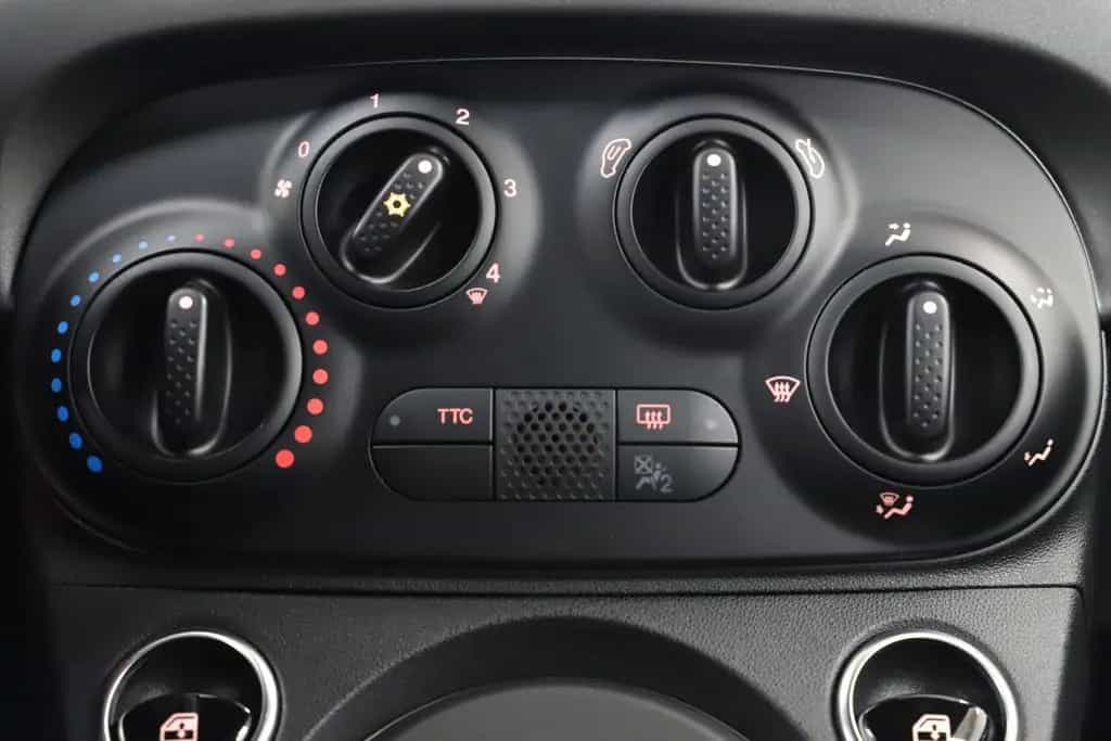 Abarth 595 1.4 T-Jet 165PS Automatik Carplay Beats 11/2022-photo-16