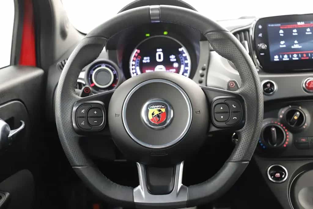Abarth 595 1.4 T-Jet 165PS Automatik Carplay Beats 11/2022-photo-19