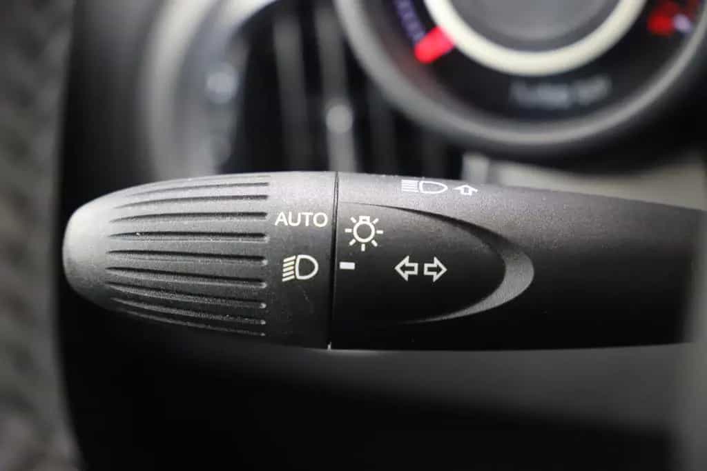 Abarth 595 1.4 T-Jet 165PS Automatik Carplay Beats 11/2022-photo-21