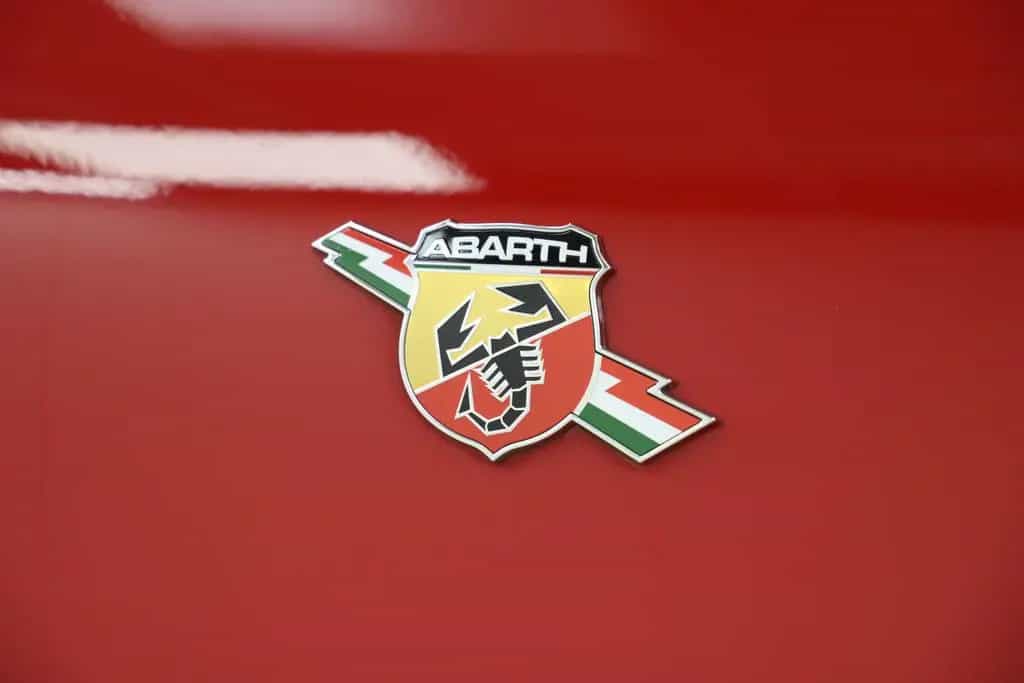 Abarth 595 1.4 T-Jet 165PS Automatik Carplay Beats 11/2022-photo-35