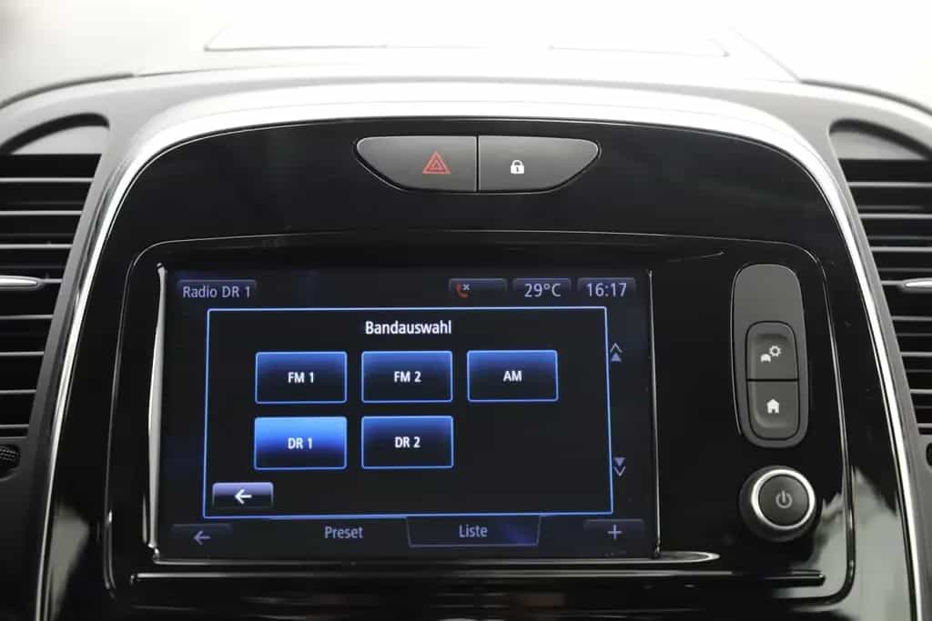 Renault Captur 1.2TCe 118PS Automatik Intens Navi 1.Hand 06/2018-photo-18
