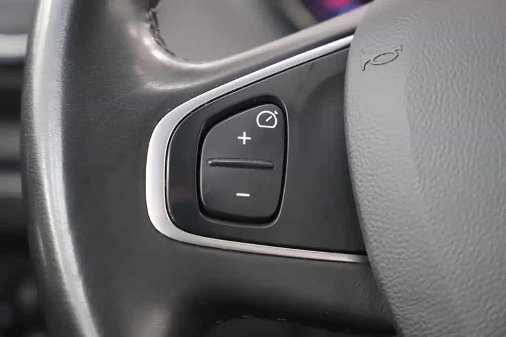 Renault Captur 1.2TCe 118PS Automatik Intens Navi 1.Hand 06/2018-photo-23