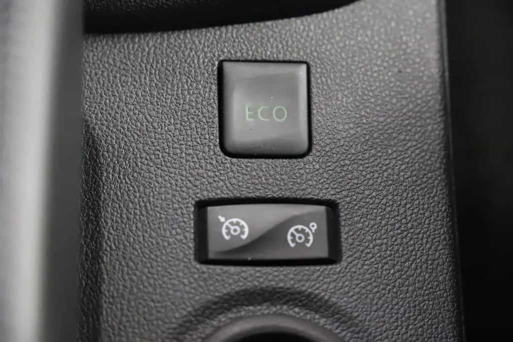 Renault Captur 1.2TCe 118PS Automatik Intens Navi 1.Hand 06/2018-photo-29