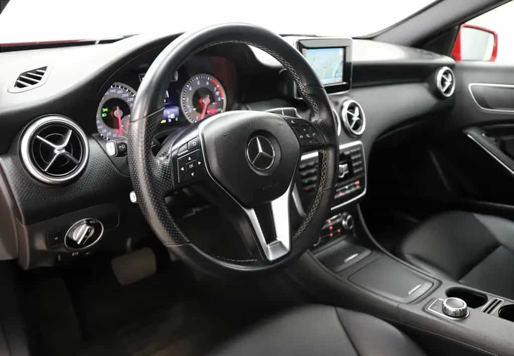Mercedes-Benz A 250 4Matic 211PS Urban Line 7G DCT Kamera Totw 08/2013-photo-12