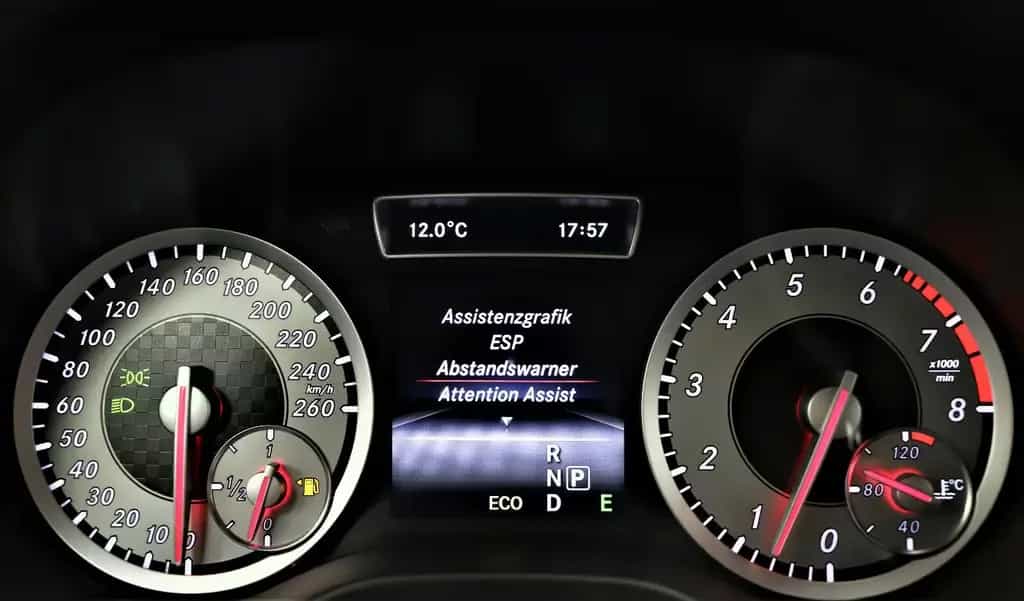 Mercedes-Benz A 250 4Matic 211PS Urban Line 7G DCT Kamera Totw 08/2013-photo-22
