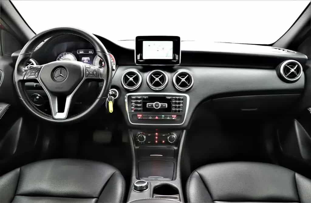 Mercedes-Benz A 250 4Matic 211PS Urban Line 7G DCT Kamera Totw 08/2013-photo-28
