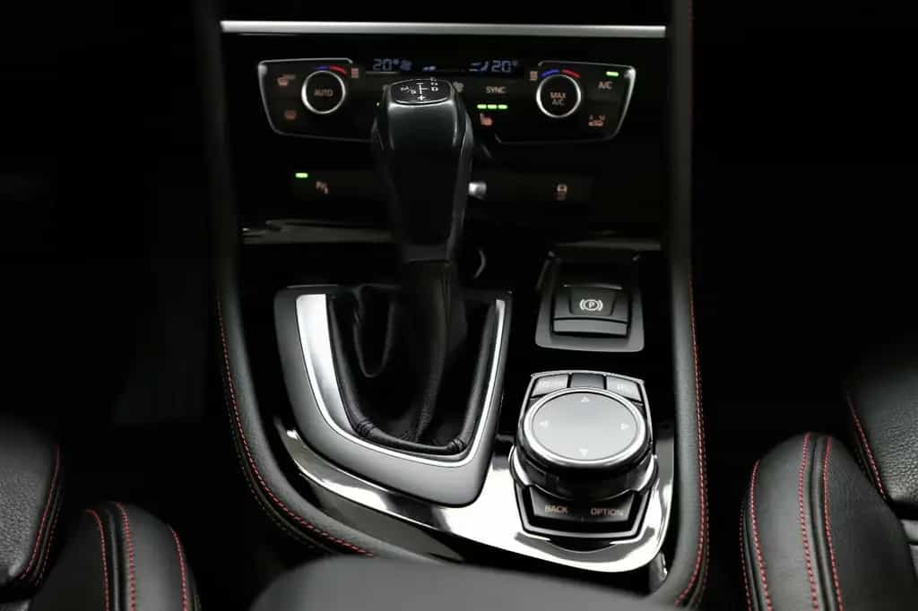 BMW 220 Gran Tourer 220i Gran Tourer 192 PS Sport Line Pano Navi HUD 12/2015-photo-16