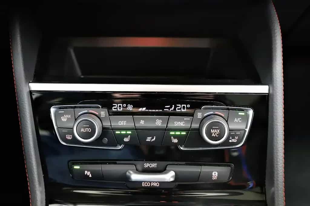 BMW 220 Gran Tourer 220i Gran Tourer 192 PS Sport Line Pano Navi HUD 12/2015-photo-17