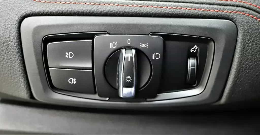 BMW 220 Gran Tourer 220i Gran Tourer 192 PS Sport Line Pano Navi HUD 12/2015-photo-25