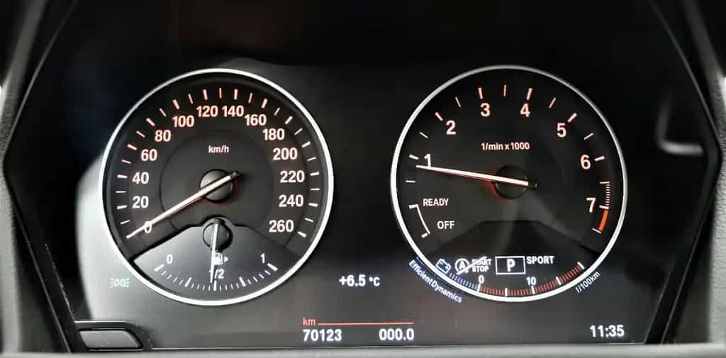BMW 220 Gran Tourer 220i Gran Tourer 192 PS Sport Line Pano Navi HUD 12/2015-photo-27