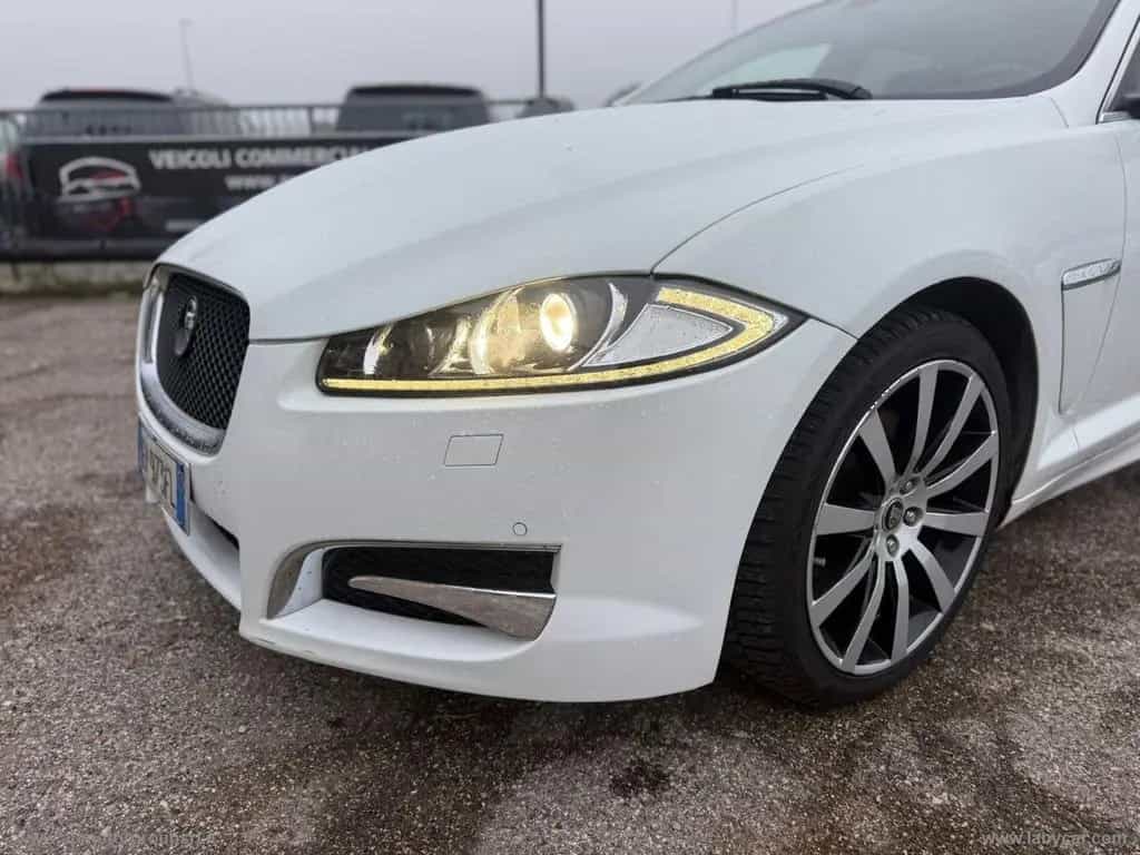 Jaguar XF XF Sportbrake 2.2 D 200 CV Prem. Luxury 11/2012-photo-3