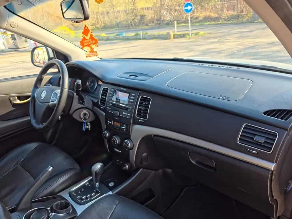 Ssangyong Korando 2.0 e-XDi 175 CV 2WD AT Classy 07/2011-photo-11