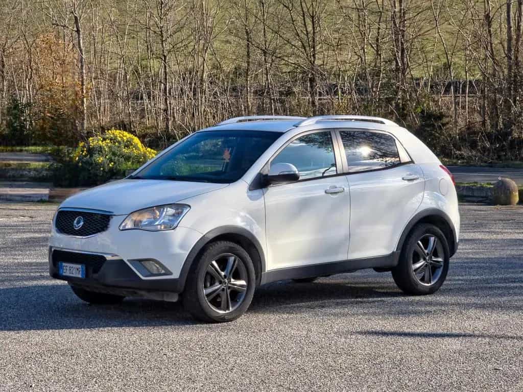 Ssangyong Korando 2.0 e-XDi 175 CV 2WD AT Classy 07/2011-photo-2