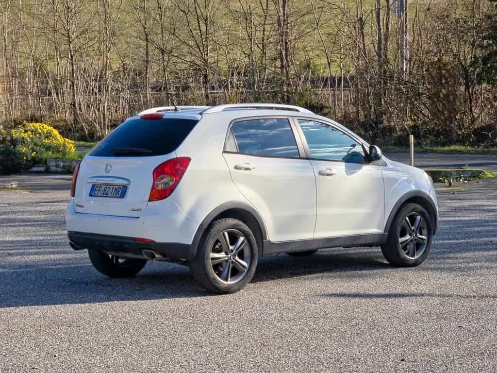 Ssangyong Korando 2.0 e-XDi 175 CV 2WD AT Classy 07/2011-photo-5
