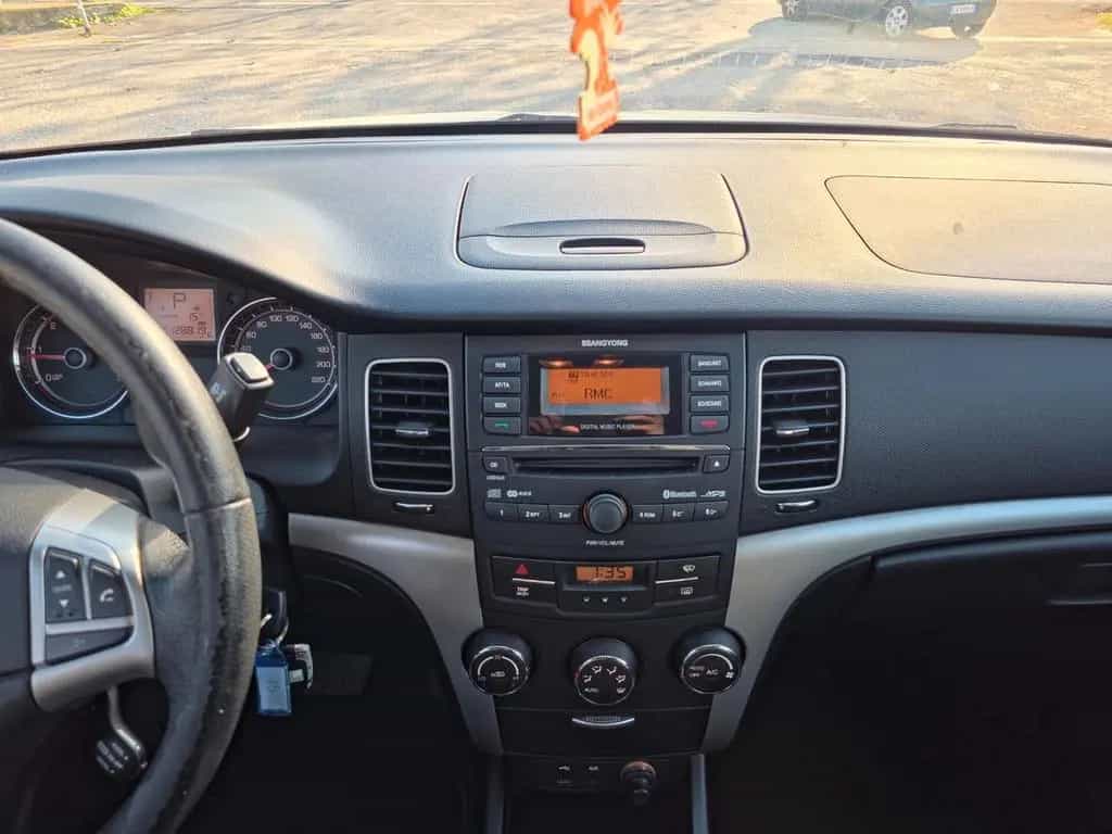 Ssangyong Korando 2.0 e-XDi 175 CV 2WD AT Classy 07/2011-photo-9