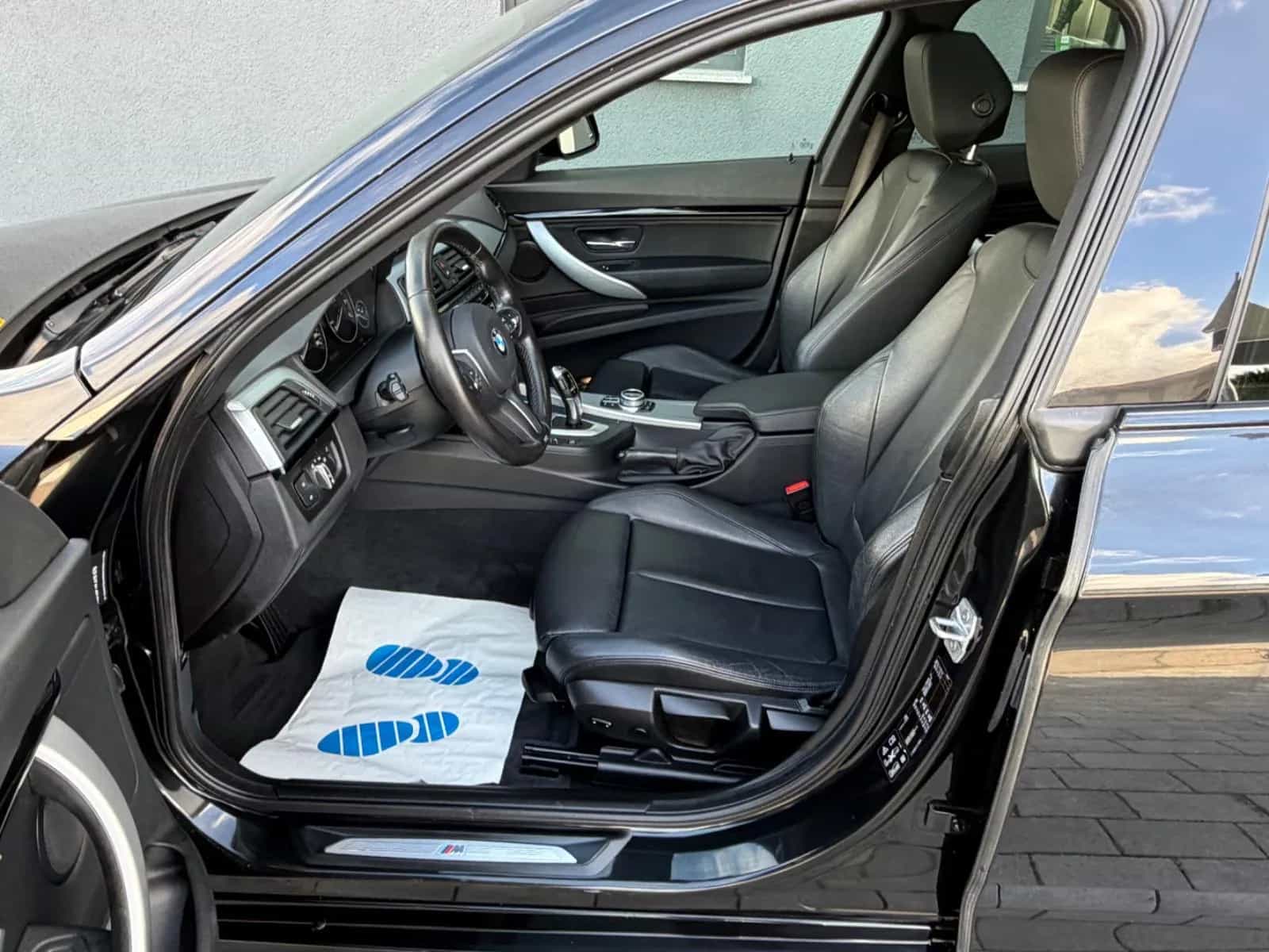 BMW 3 Series 08/2017-photo-5