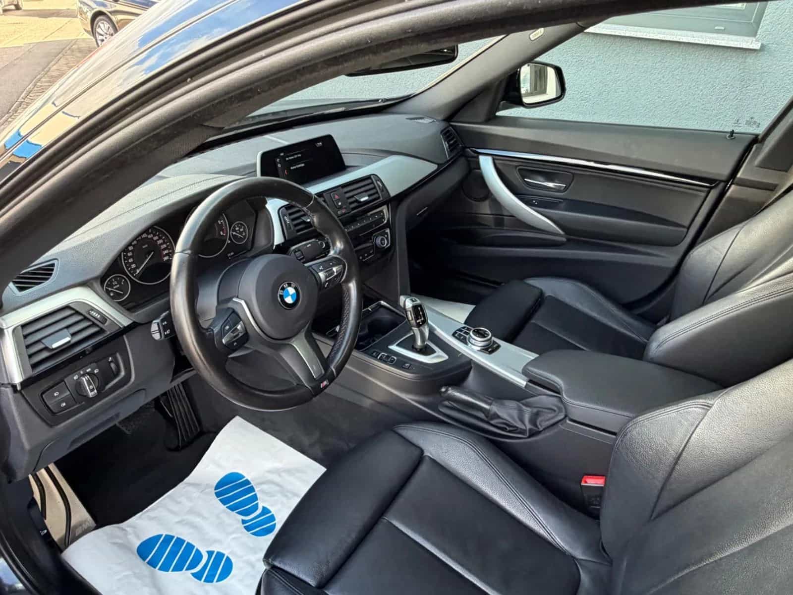 BMW 3 Series 08/2017-photo-7