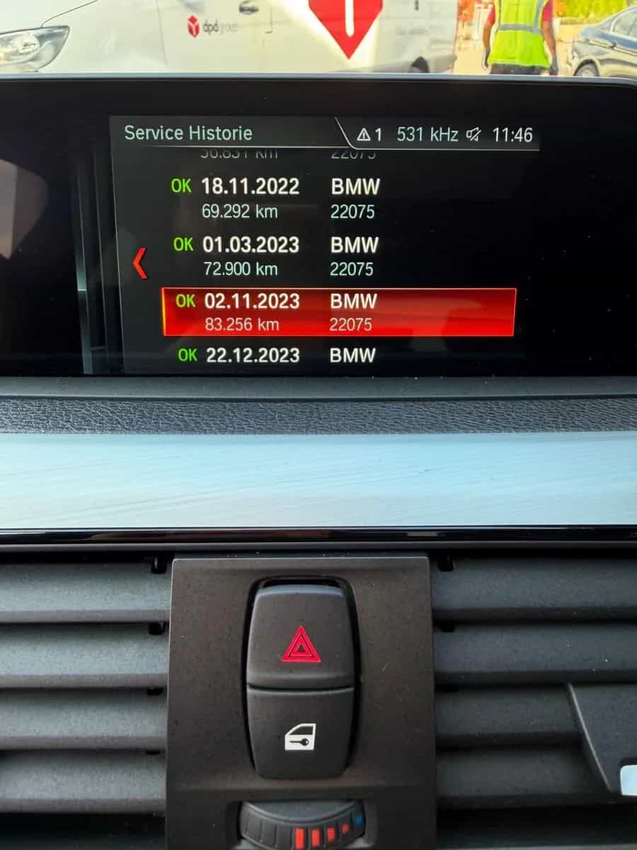 BMW 3 Series 08/2017-photo-9