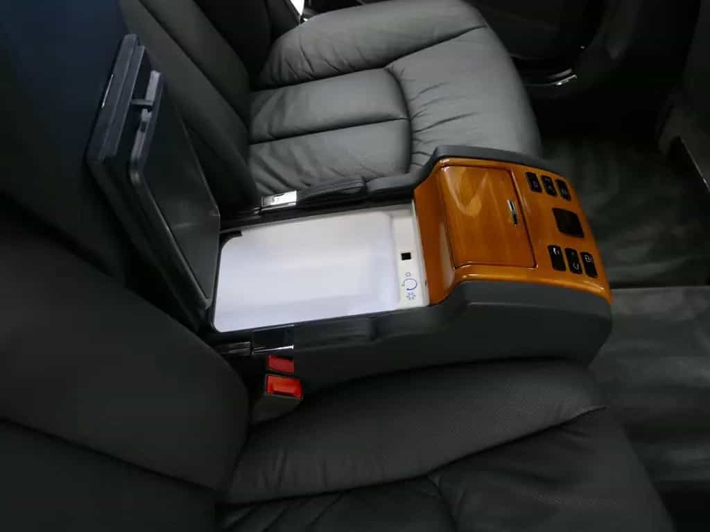 Maybach 57 * original 8.900KM ! neuwertiges Sammlerfahrz 07/2003-photo-40