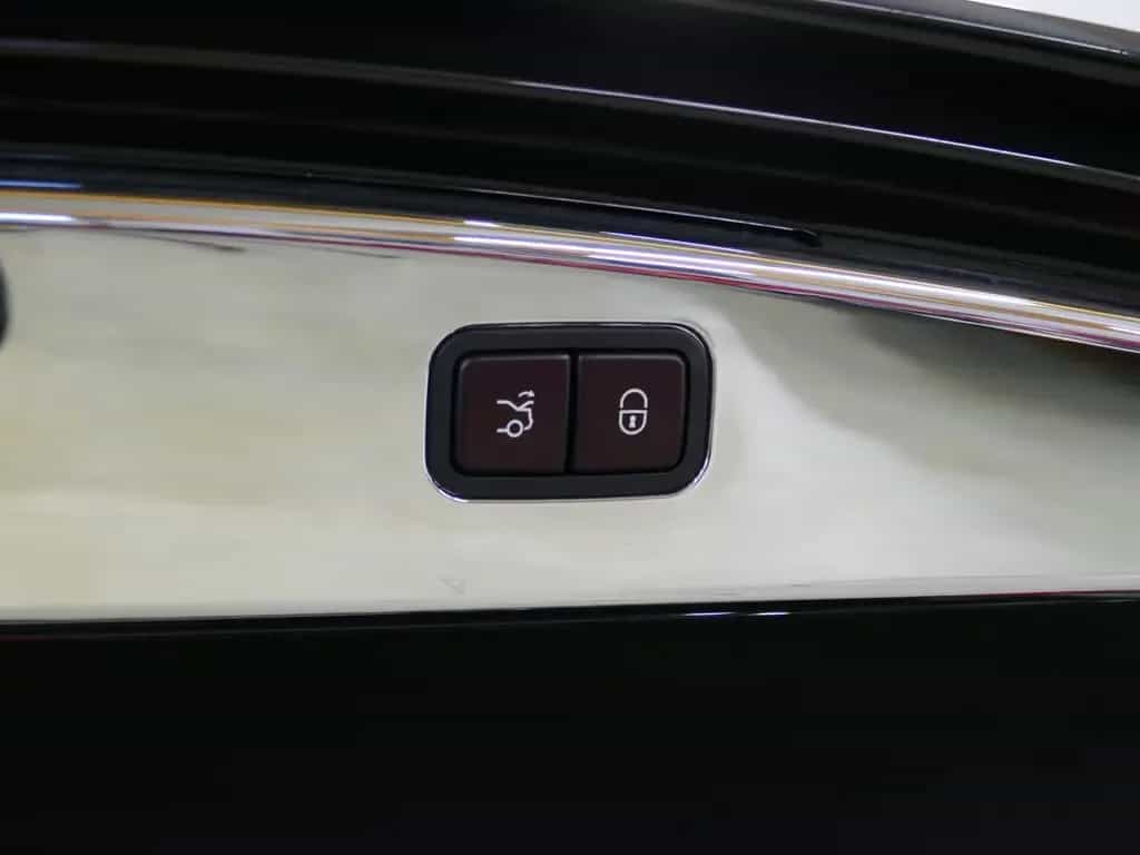 Maybach 57 * original 8.900KM ! neuwertiges Sammlerfahrz 07/2003-photo-46
