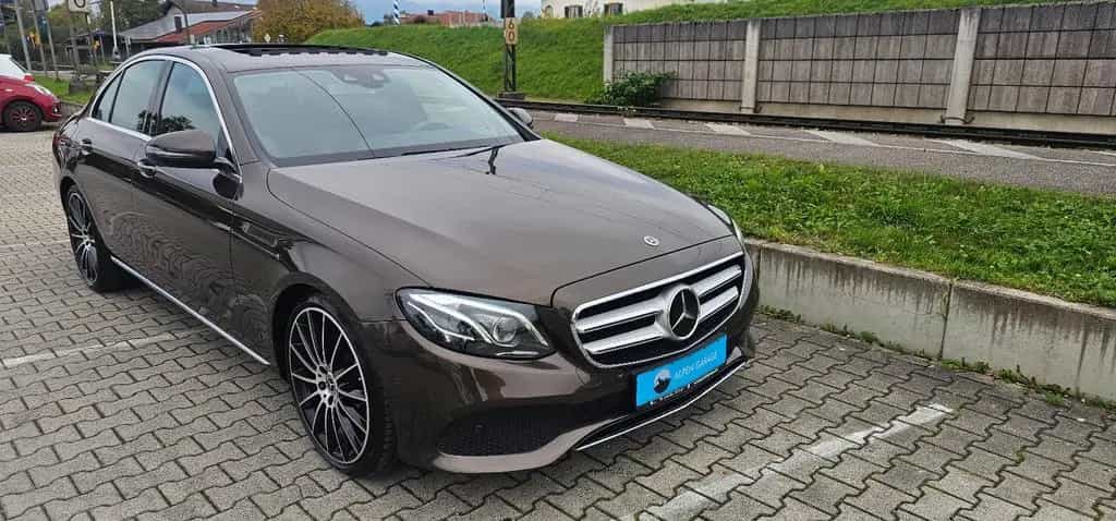 Mercedes-Benz E-Class 07/2017-photo-10
