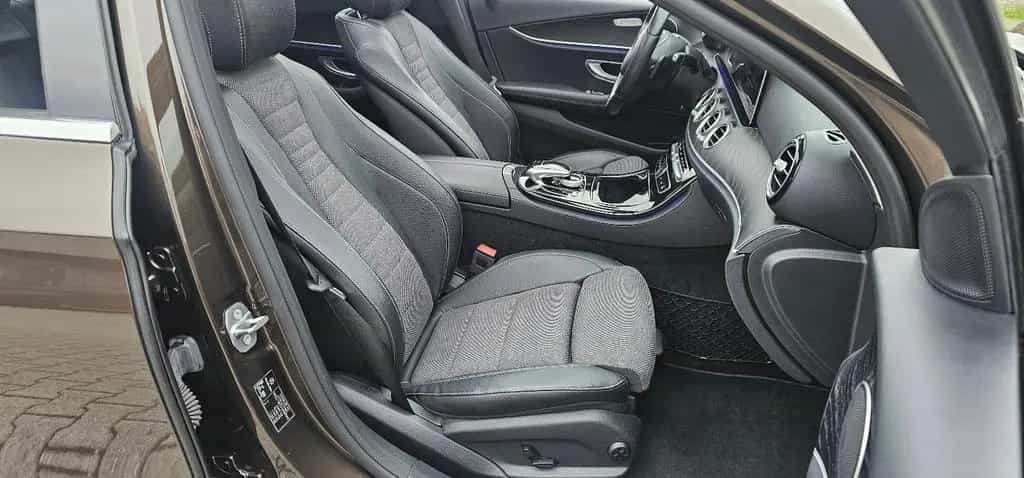 Mercedes-Benz E-Class 07/2017-photo-17