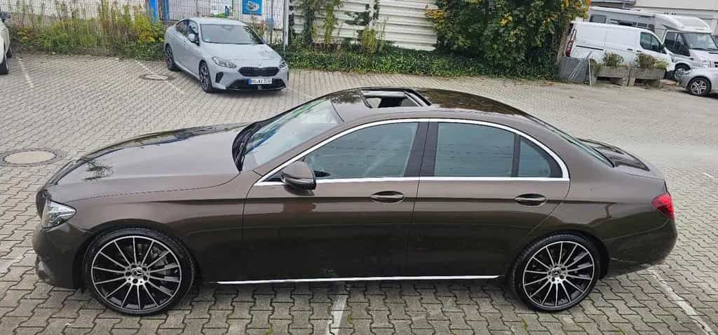 Mercedes-Benz E-Class 07/2017-photo-2