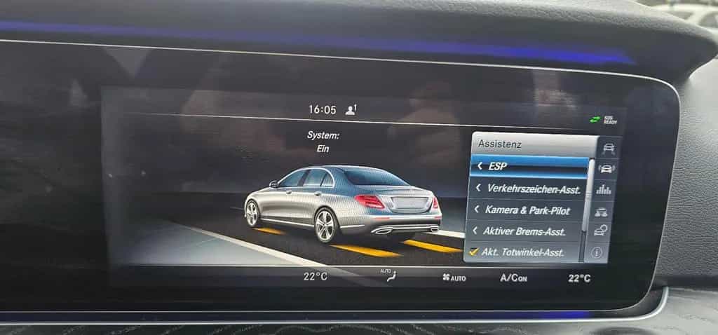 Mercedes-Benz E-Class 07/2017-photo-36