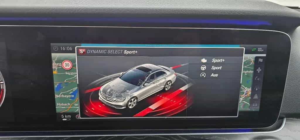 Mercedes-Benz E-Class 07/2017-photo-39