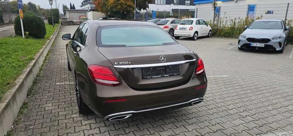 Mercedes-Benz E-Class 07/2017-photo-4