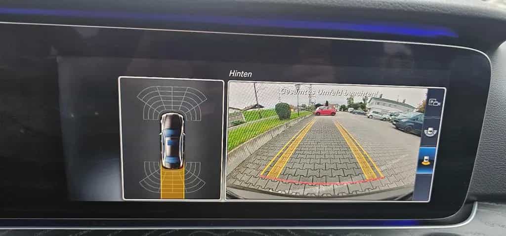 Mercedes-Benz E-Class 07/2017-photo-41