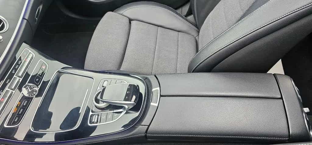 Mercedes-Benz E-Class 07/2017-photo-45