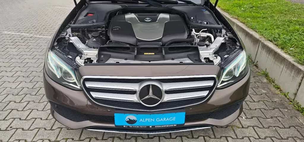 Mercedes-Benz E-Class 07/2017-photo-49