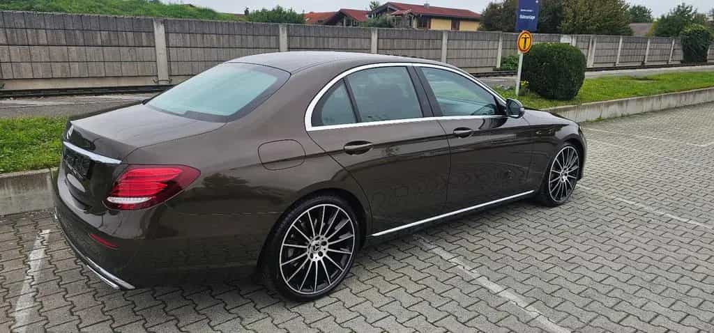 Mercedes-Benz E-Class 07/2017-photo-7