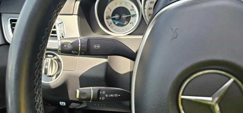 Mercedes-Benz E-Class 04/2016-photo-29