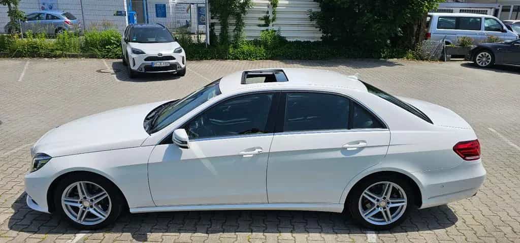 Mercedes-Benz E-Class 04/2016-photo-3