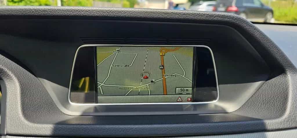 Mercedes-Benz E-Class 04/2016-photo-32