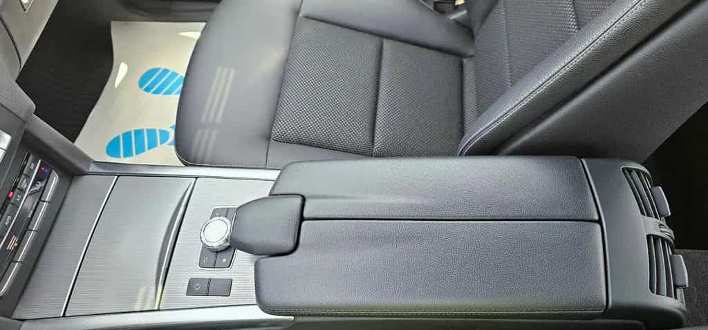 Mercedes-Benz E-Class 04/2016-photo-41